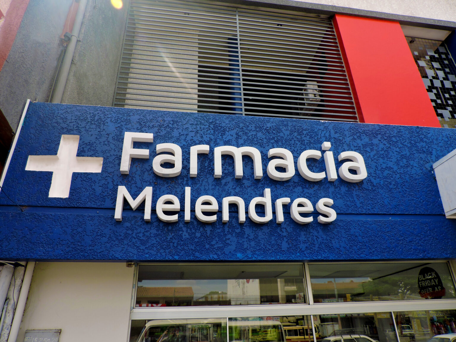 Farmacia y diversificación Clínica Melendres